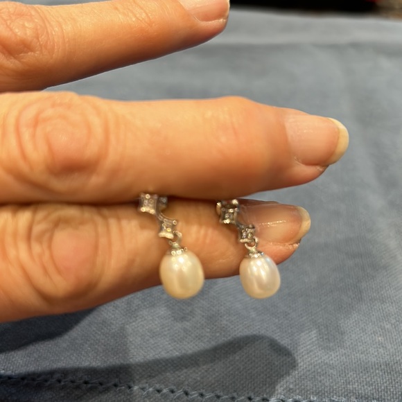 COPY - Pearl Earrings - Picture 2 of 5